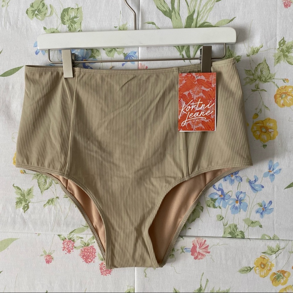 NWT Ribbed Taupe Kortni Cut High Bottoms